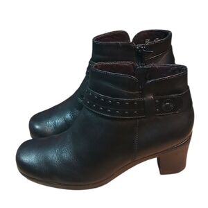 Clarks Women's Size 8 Side Zipper Entry Elegant Black Ankle Boots